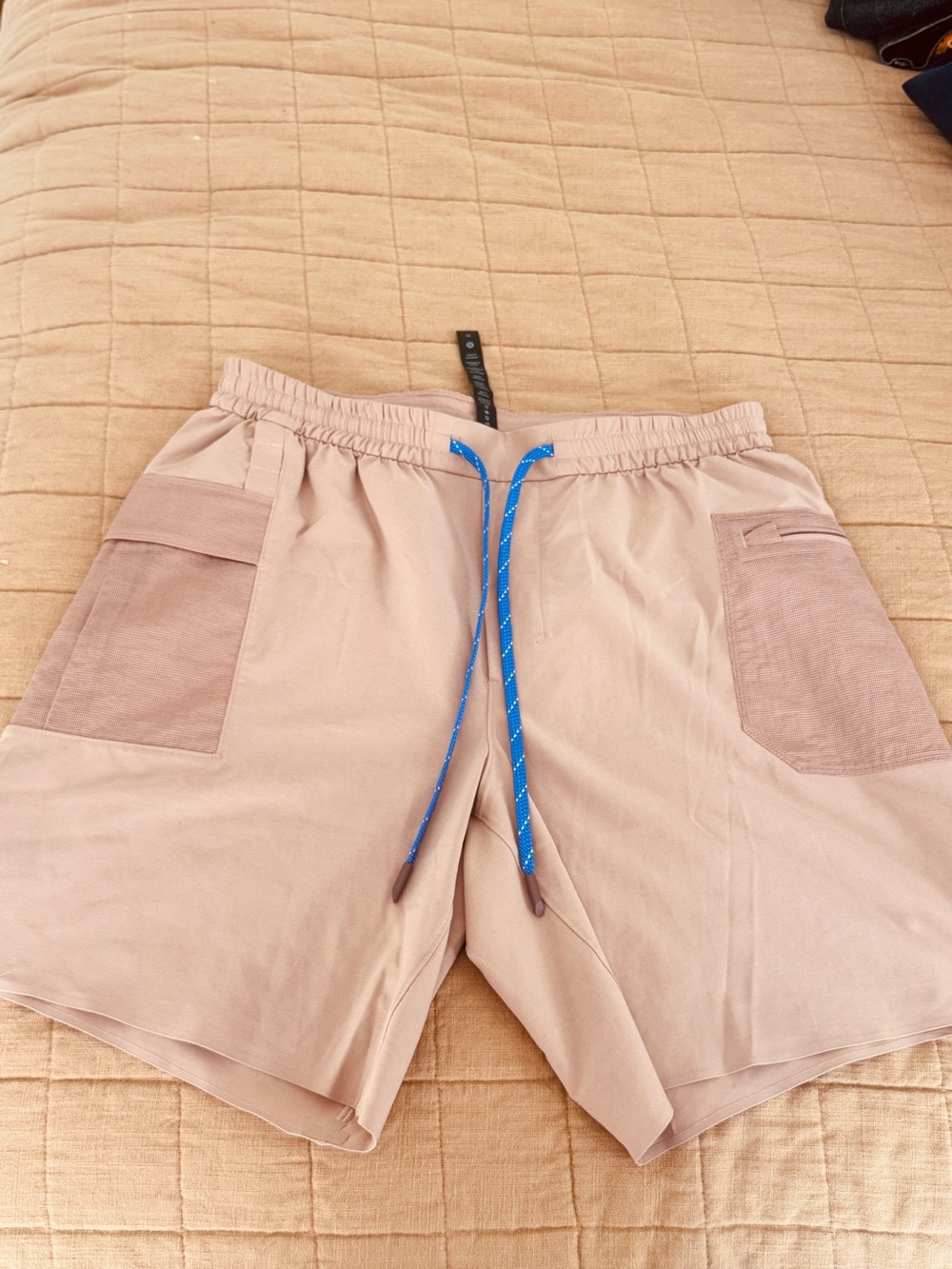 Men’s lululemon water-repellent hiking shorts